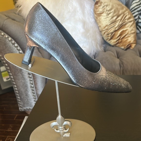Stuart Weitzman After Five Satin Like Pump 8.5 AA - Picture 3 of 14